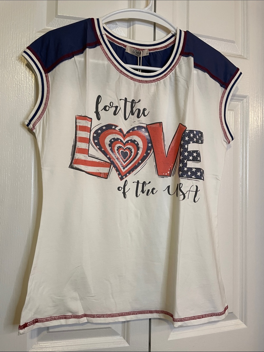 DELILA for the LOVE of the USA T-Shirt Women’s M White Blue Red